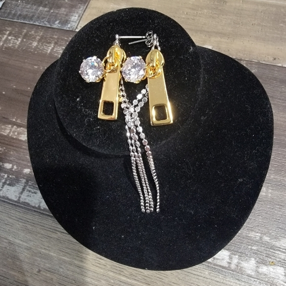 Amazon Jewelry - Yeslady zipper earrings punk and rhinestone long chain dangle earrings ✨️